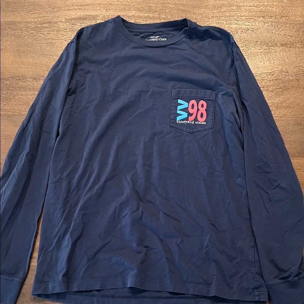 Vineyard Vines Men's Navy Graphic Long Sleeve Tee barely worn